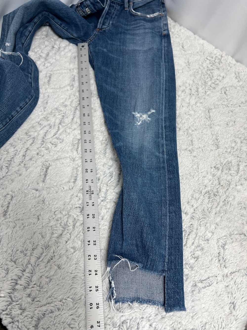 Citizens of Humanity Liya Distressed Blue Hi-Lo Hem Jeans. Raw hem size 26 - Picture 5 of 9